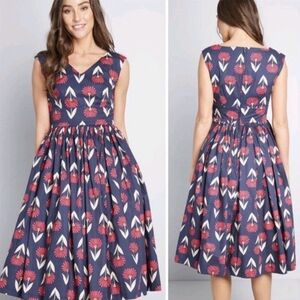 MODCLOTH Fabulous Blue Red Floral Lined Fit & Flare Retro Sleeveless Midi Dress